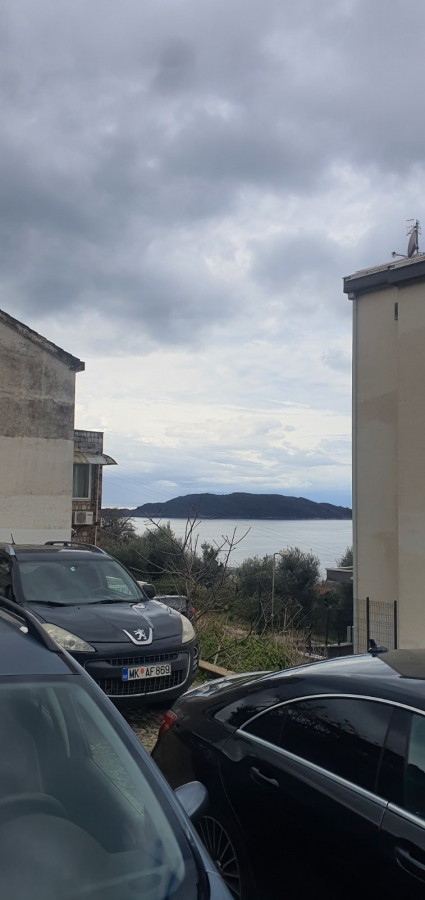 Prodaje se dvojna porodicna kuca u Kamenovu, Budva