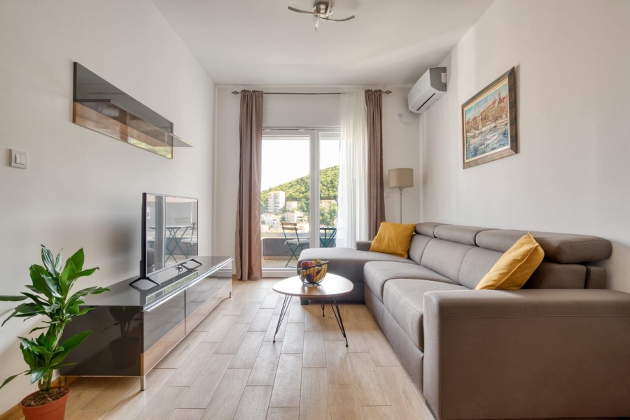 Moderno opremljen jednosoban stan u kompleksu The Old Bakery u Budvi